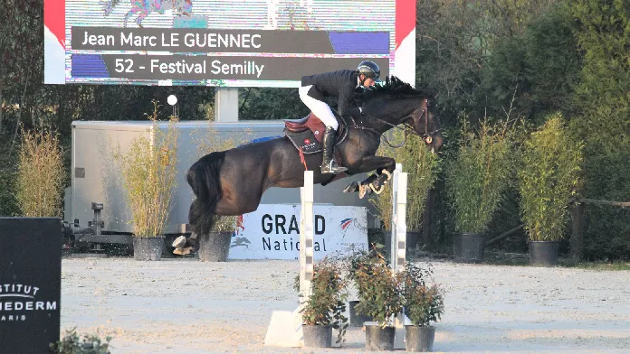 Top 7 Auvers saut d'obstacles : Jean Marc Le Guennec et Festival Semilly s'imposent