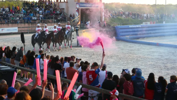 Prouesses sportives et festivités au Grand Tournoi 2024 Coupe de France horse-ball Coutainville